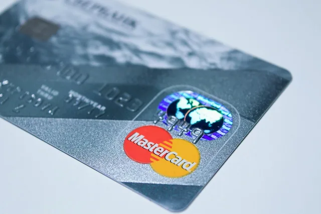 a plastic card, payment, money, electronic payment, credit card, mastercard, business, finance, income, trade, to pay, invest, credits, map, debit card, saving, payment, credit card, credit card, credit card, mastercard, mastercard, mastercard, mastercard, mastercard, debit card. Betalningsvanor och e-legitimation i Sverige